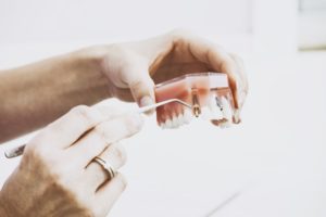 How to Clean Dentures Naturally?